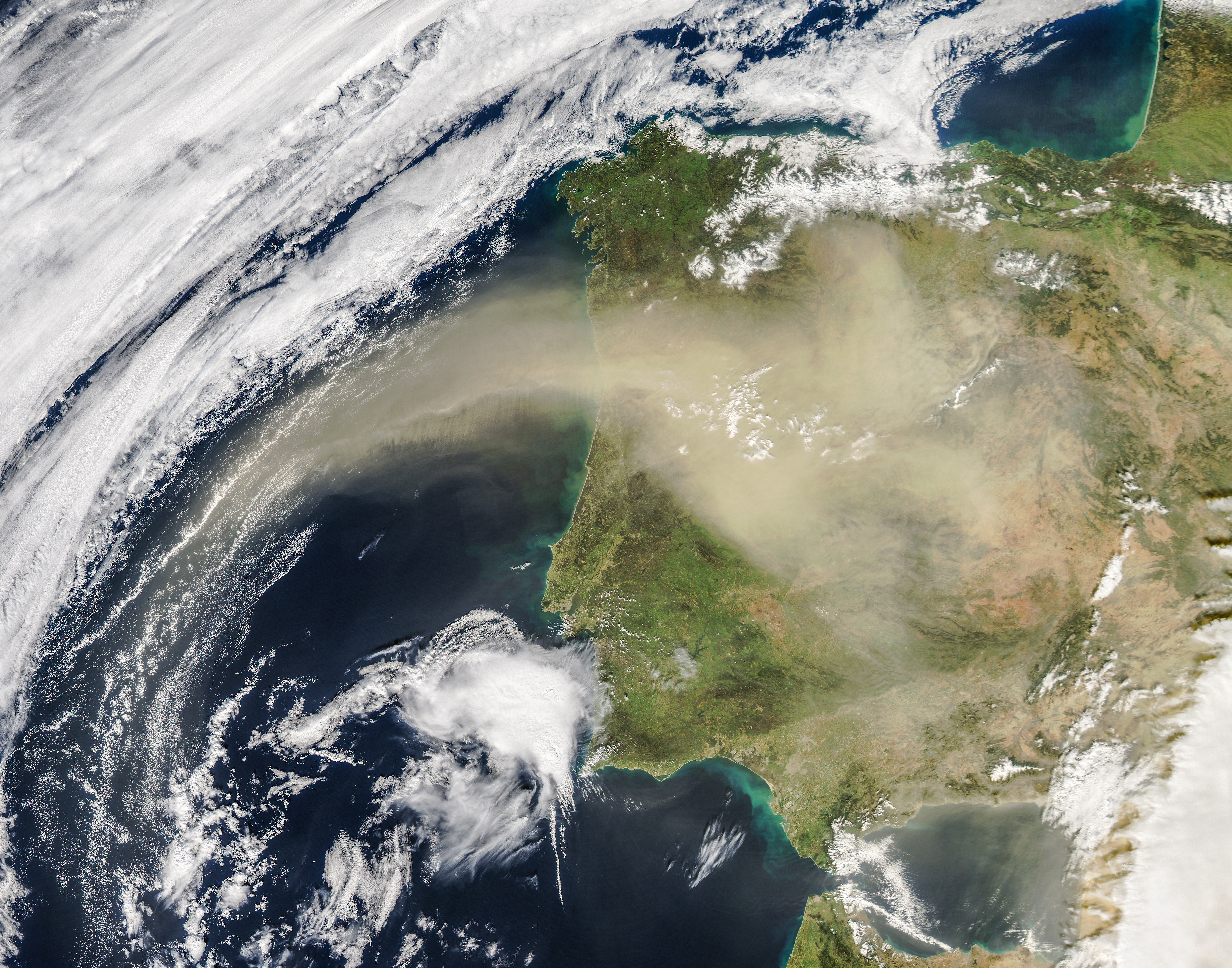 Saharan Dust Sweeps over the Iberian Peninsula - related image preview