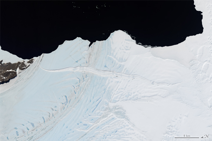 Nansen Breaking Up with Antarctica - related image preview