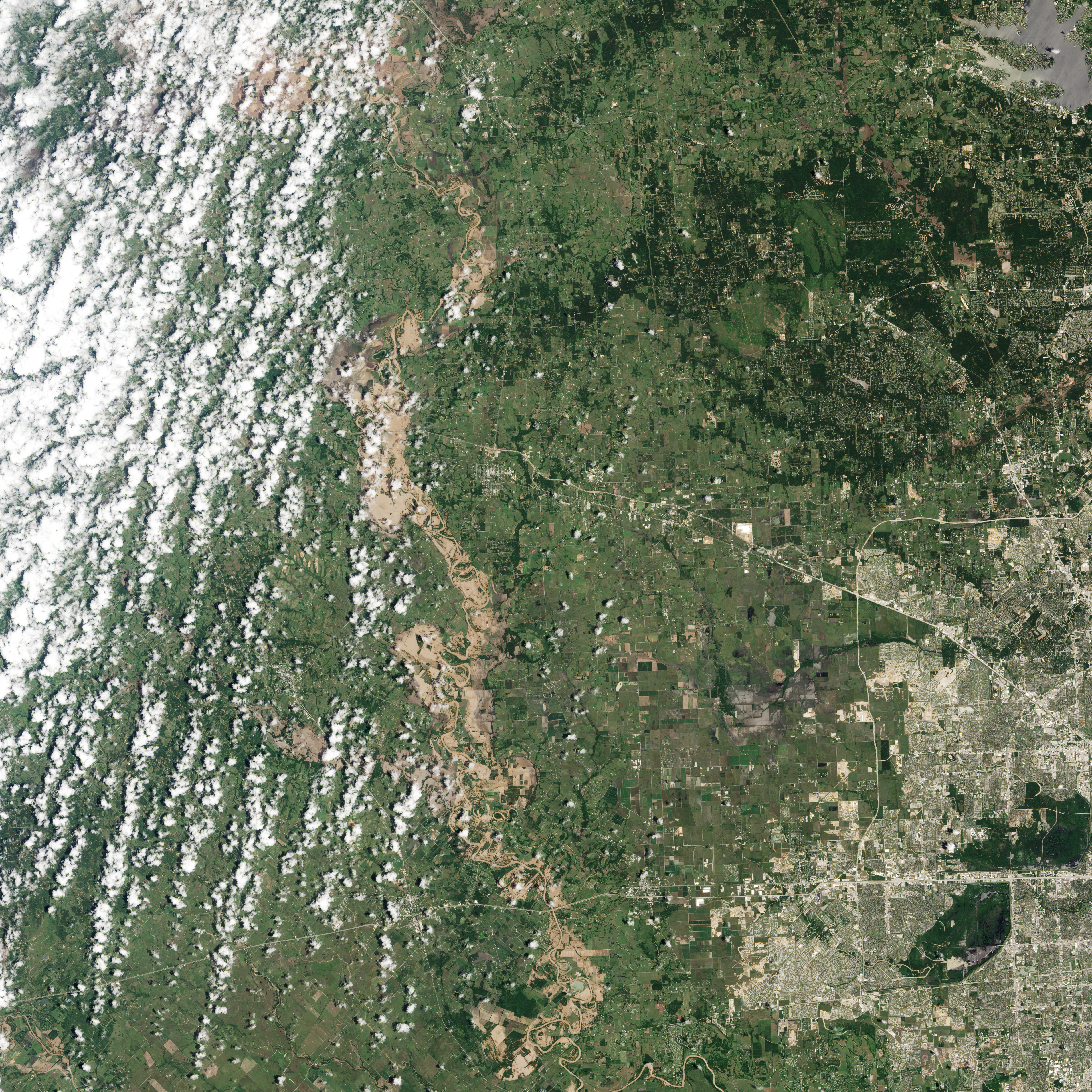 Floodwaters Inundate Southeastern Texas - related image preview