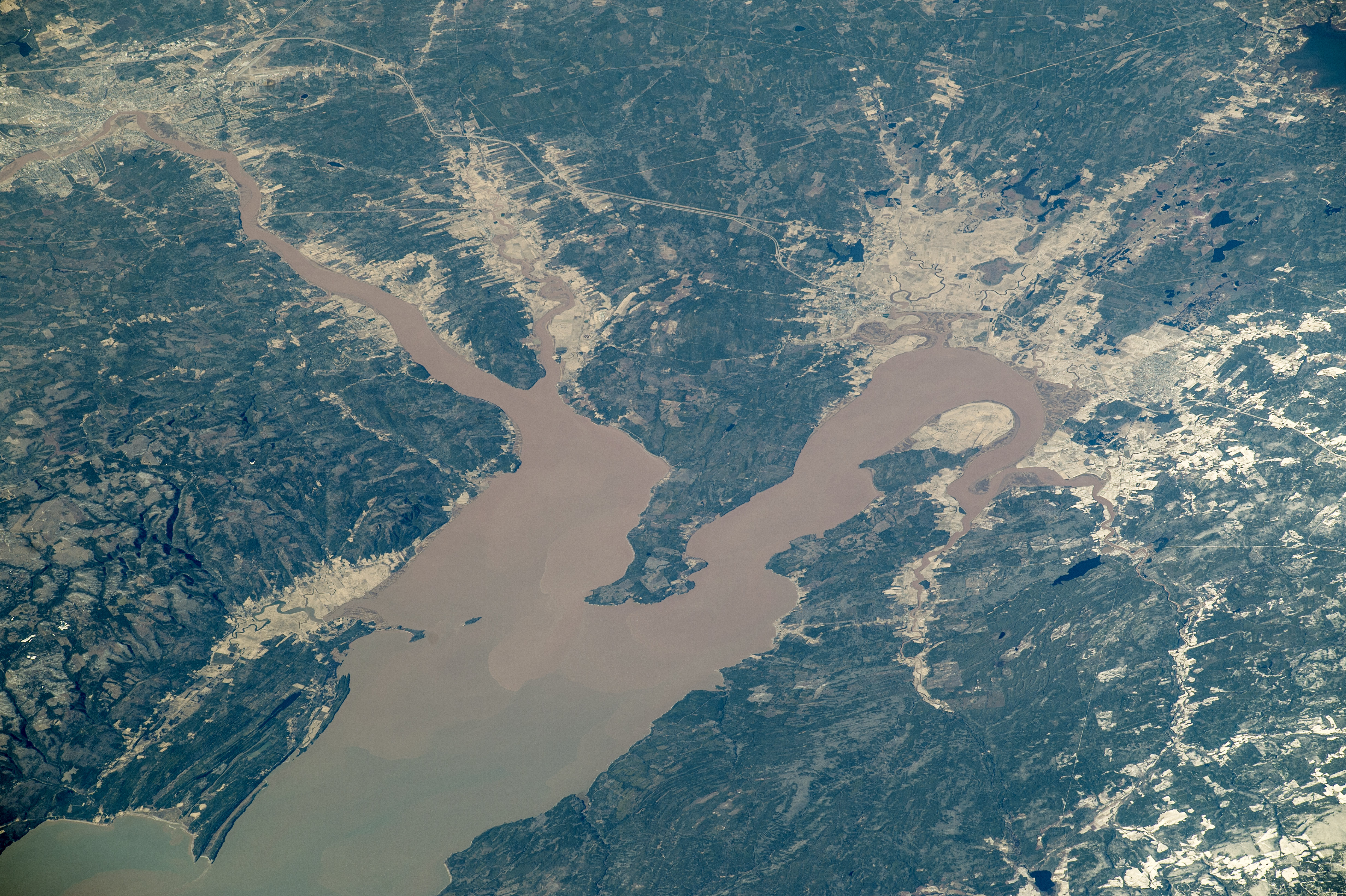 File:Bay of Fundy low tide.jpg - Wikimedia Commons