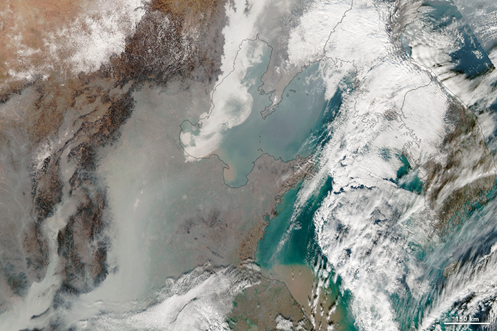 Smog Puts Dozens of Chinese Cities on Red Alert
