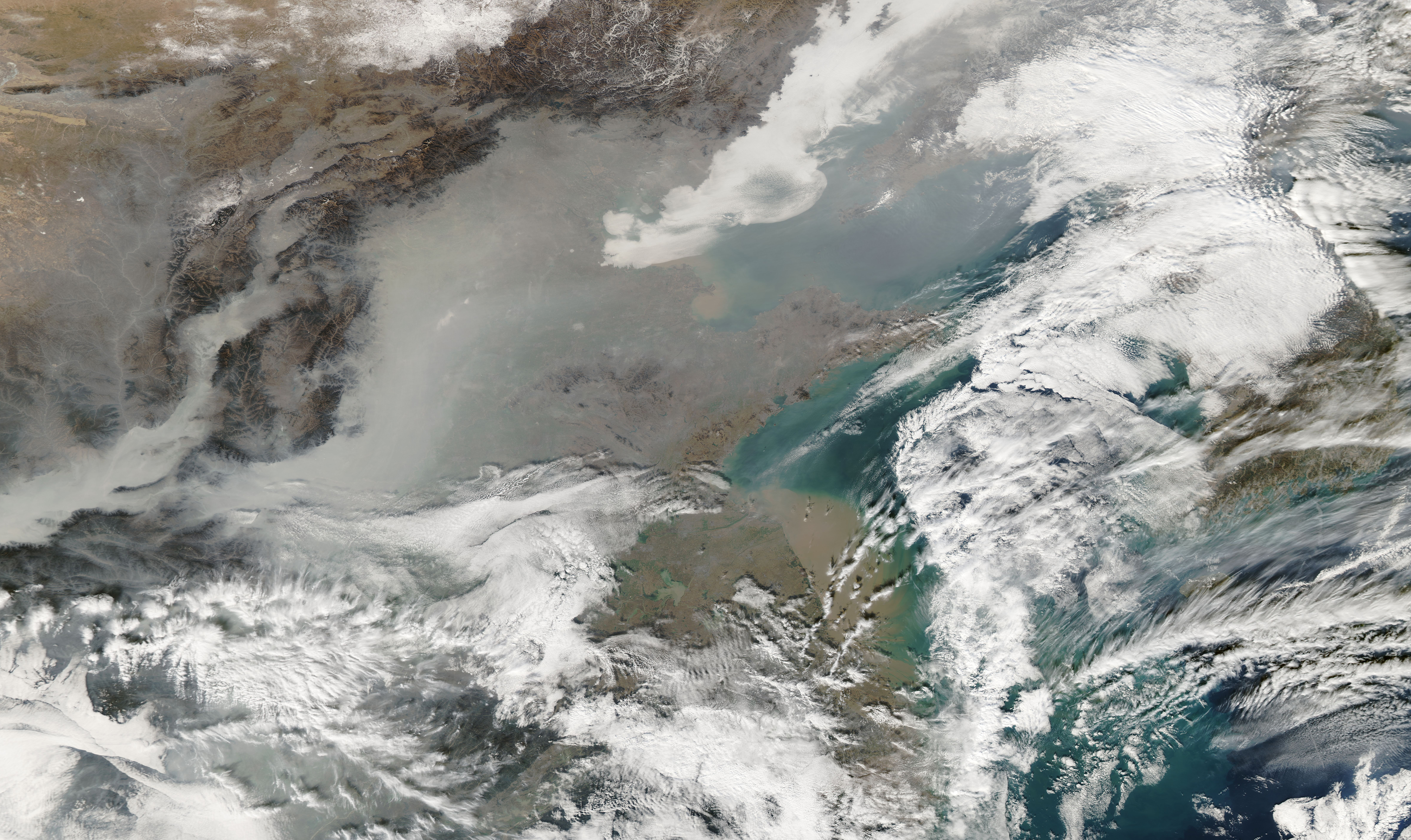 Smog Puts Dozens of Chinese Cities on Red Alert - related image preview