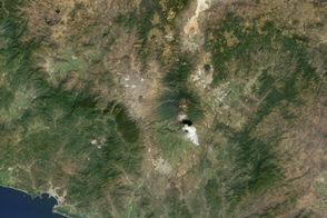 Active Mexican Volcano Erupts into New Year
