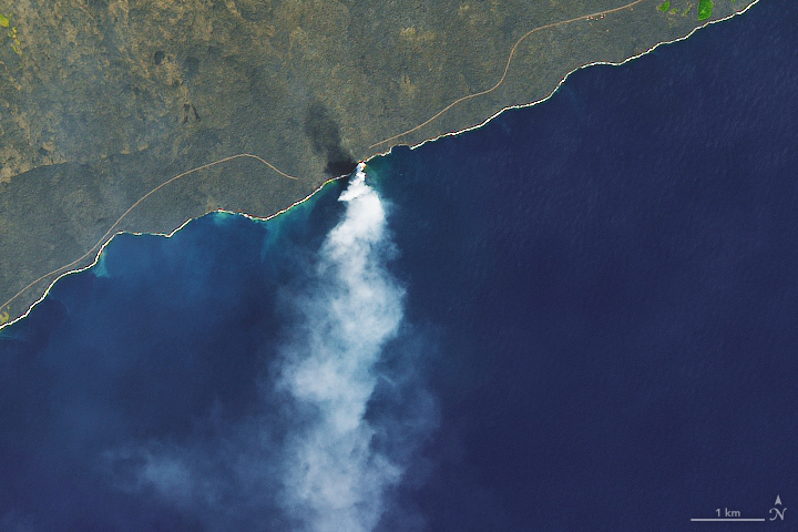 Lava Delta Collapses into Sea  - related image preview