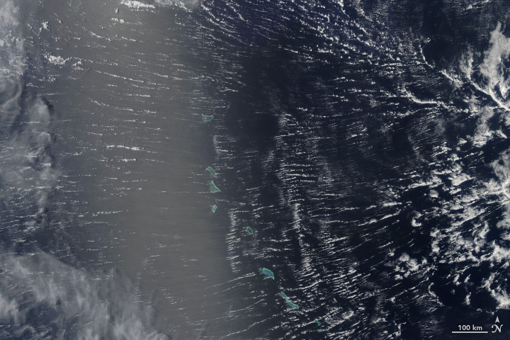 Clouds ‘Roll’ Over Pacific Atolls  - related image preview