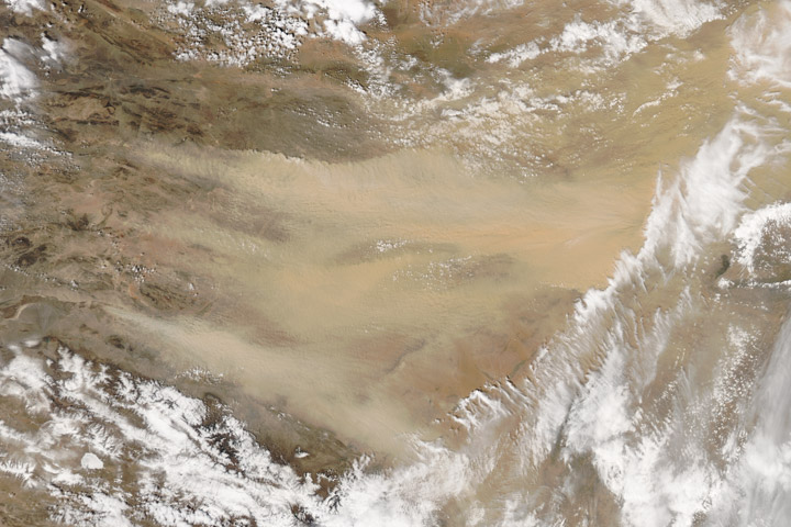 Dust Sweeps Across Northern China