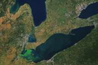 Bloom Persists in Lake Erie Bloom Persists in Lake Erie