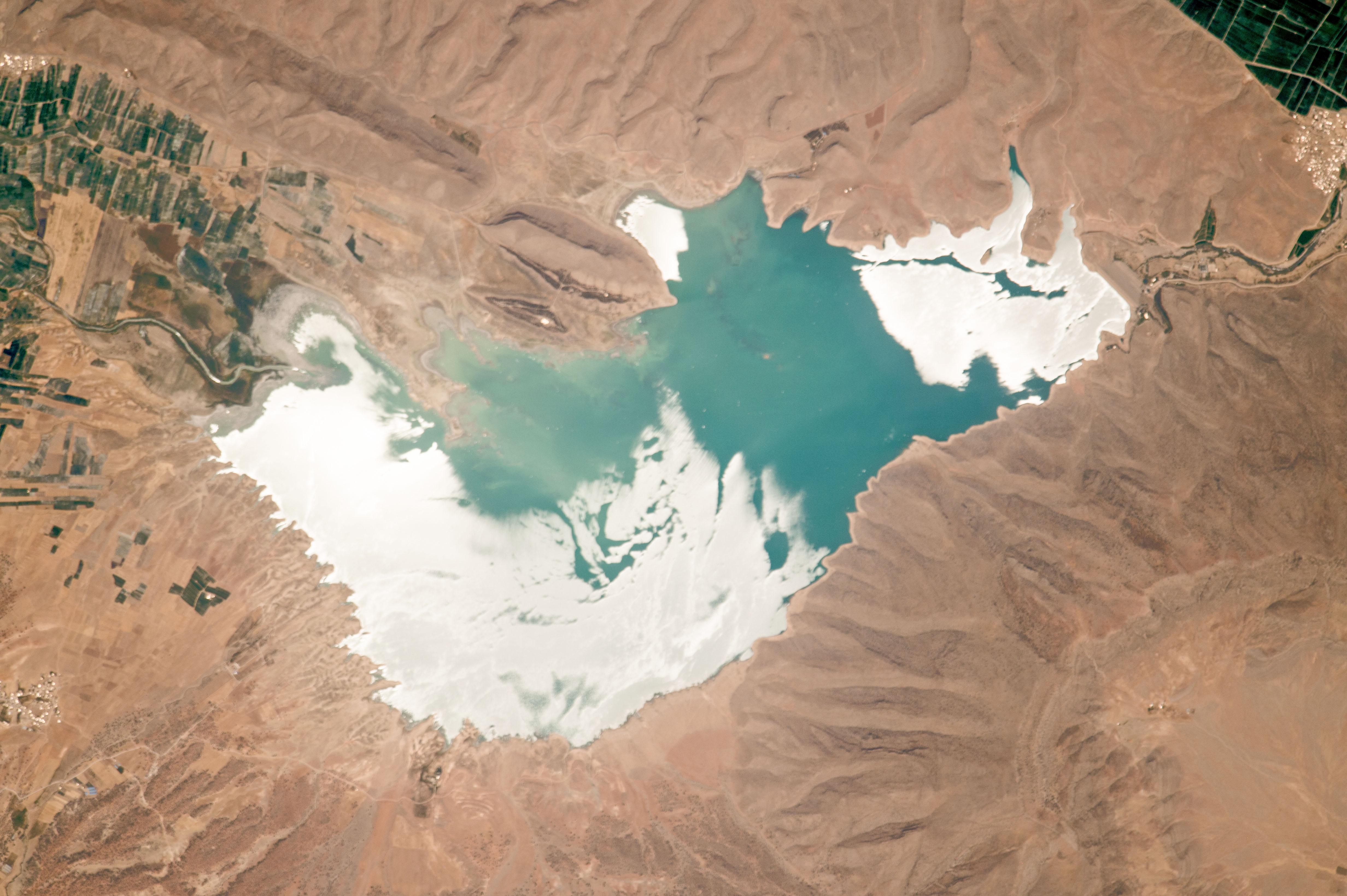 Lake Darodzan in Sunglint - related image preview