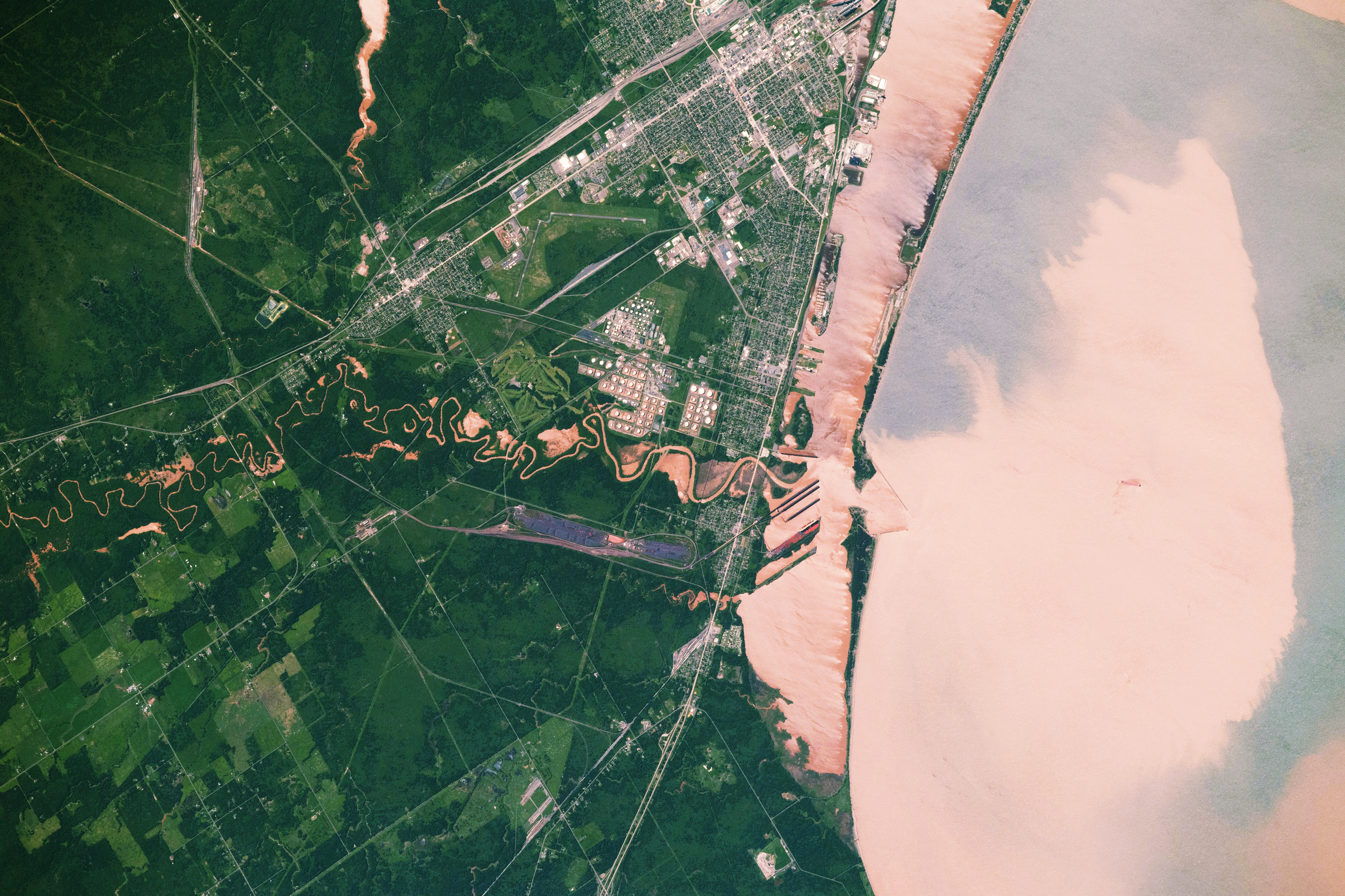 Red Clay Runoff in Lake Superior - related image preview