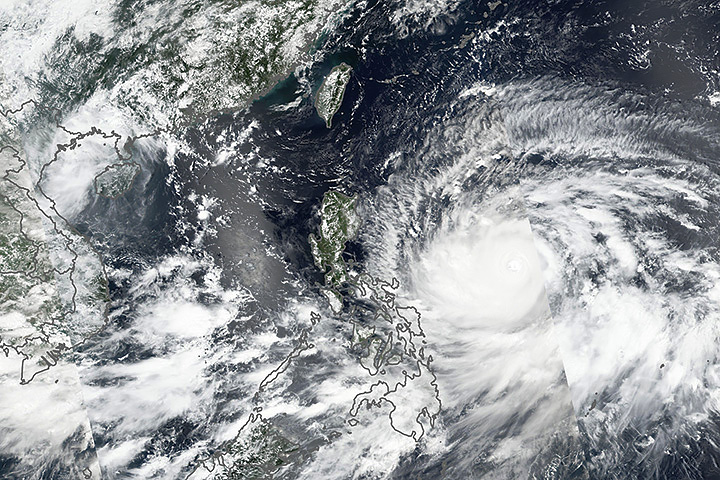 Mangkhut Bearing Down on The Philippines