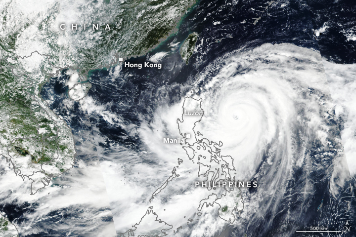 Typhoon Mangkhut Reaches Luzon