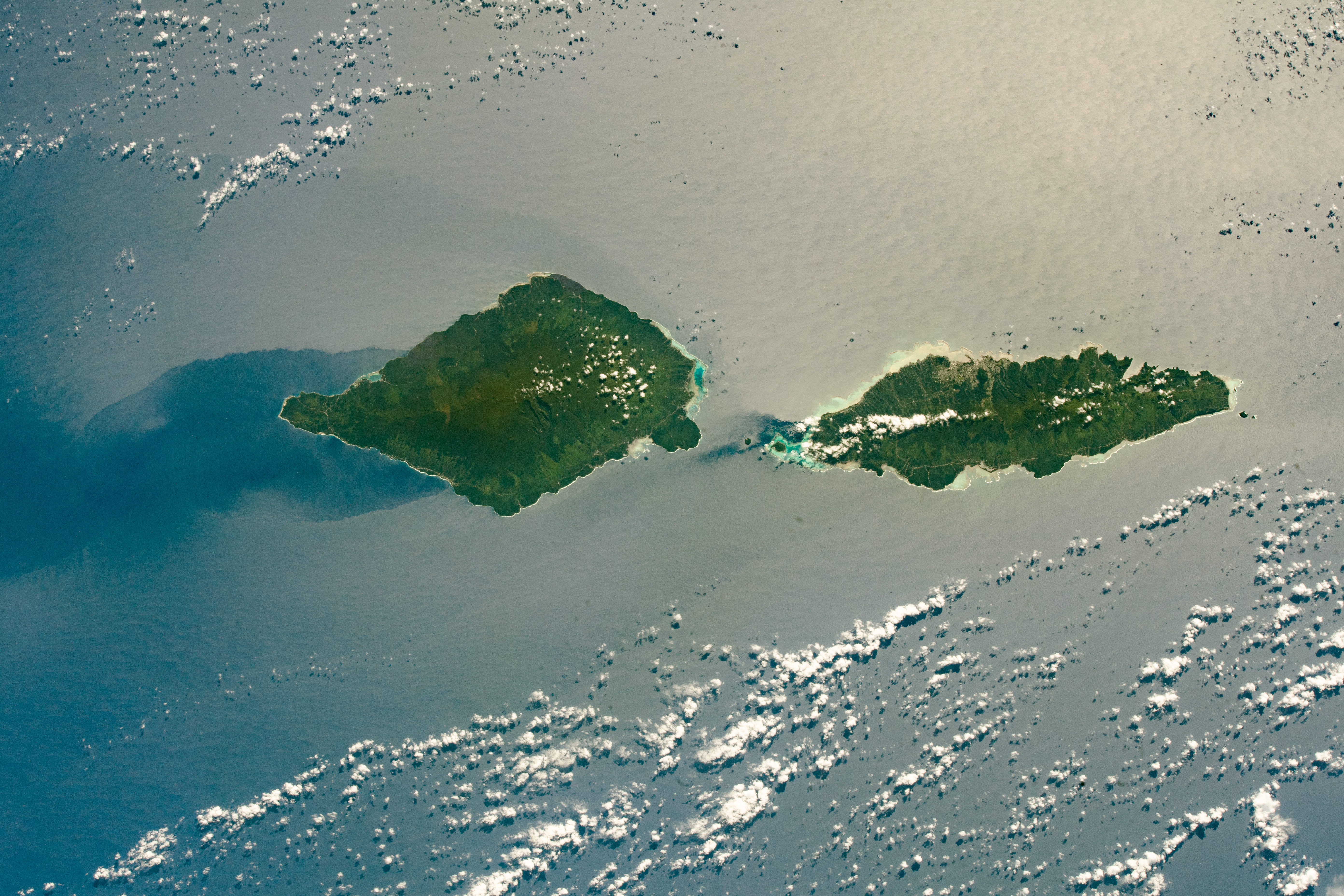 Savai‘i and Upolu in Sunglint - related image preview