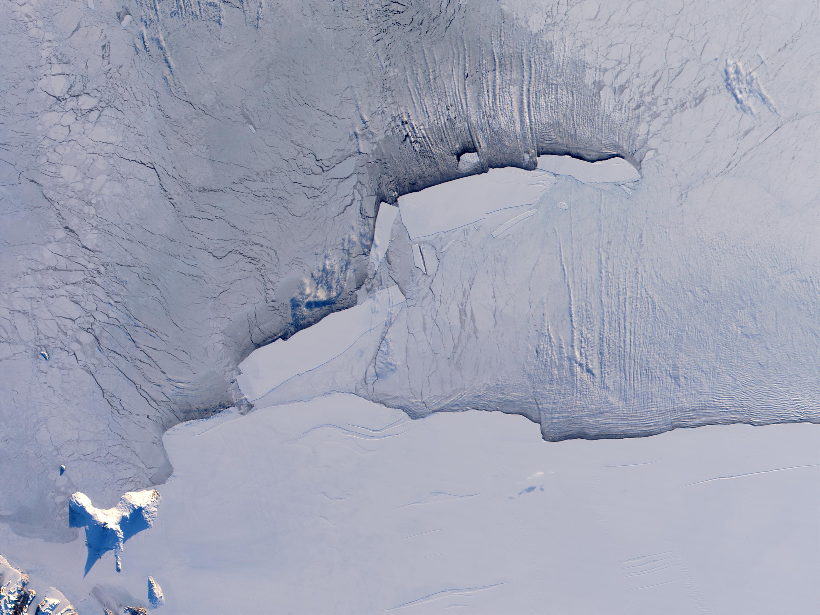 B-15 iceberg family in the Ross Sea, Antarctica - related image preview