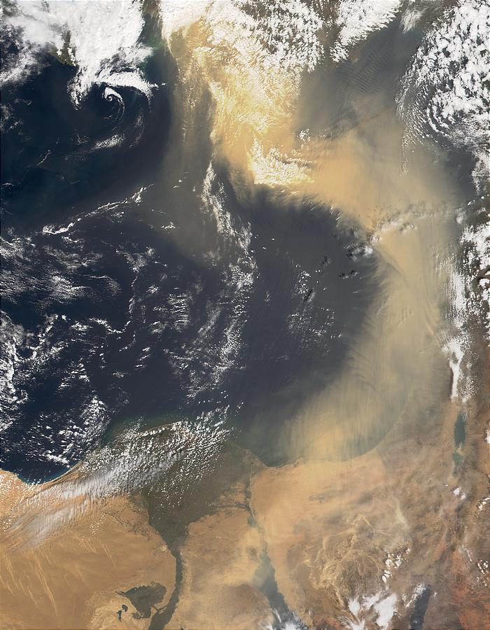Dust plume crossing Eastern Mediterranean Sea - related image preview