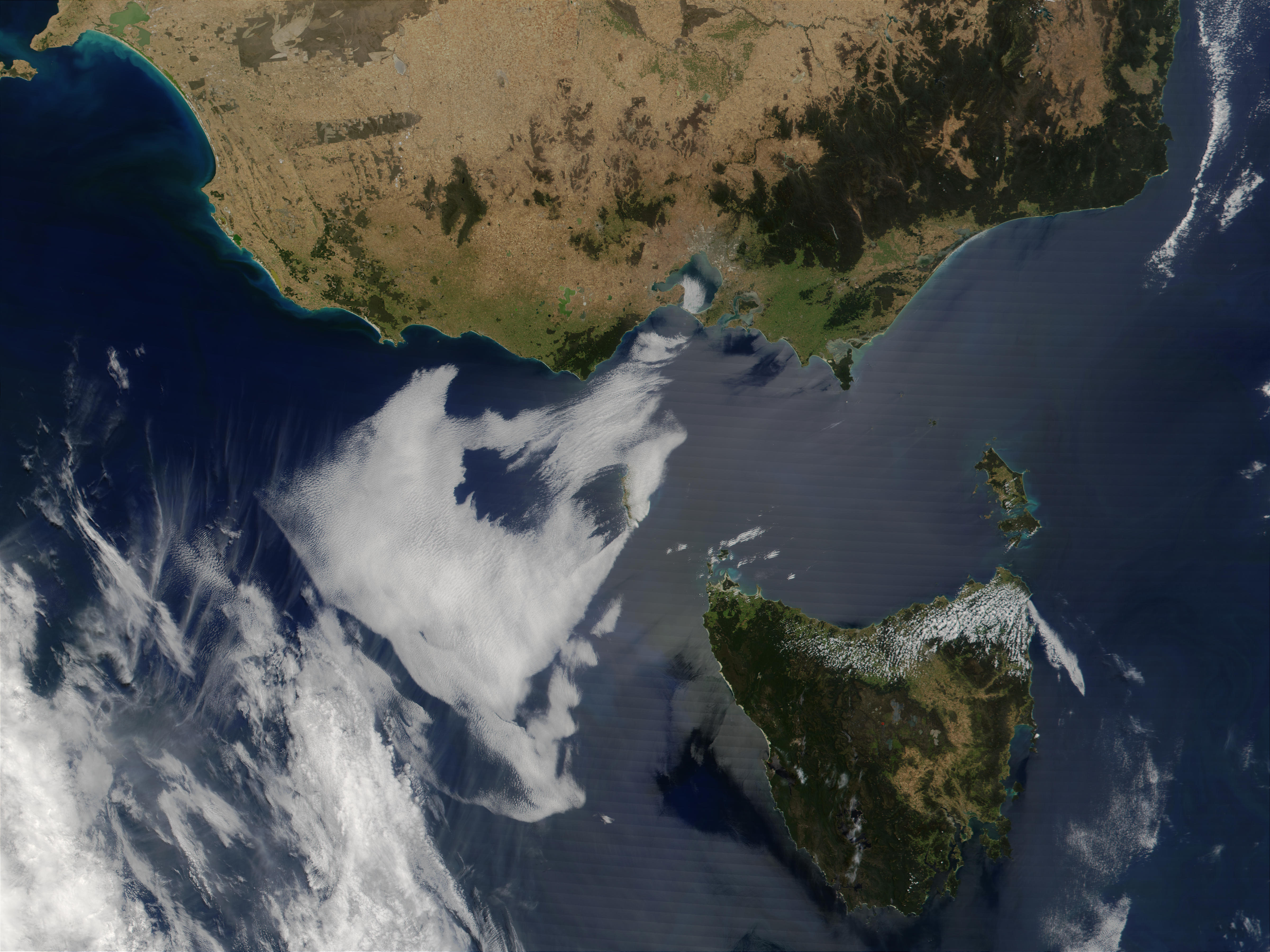 Австралийский пролив. Остров Тасмания космический снимок. Бассов пролив Австралия. Остров Тасмания сверху. Остров Тасмания вид сверху.