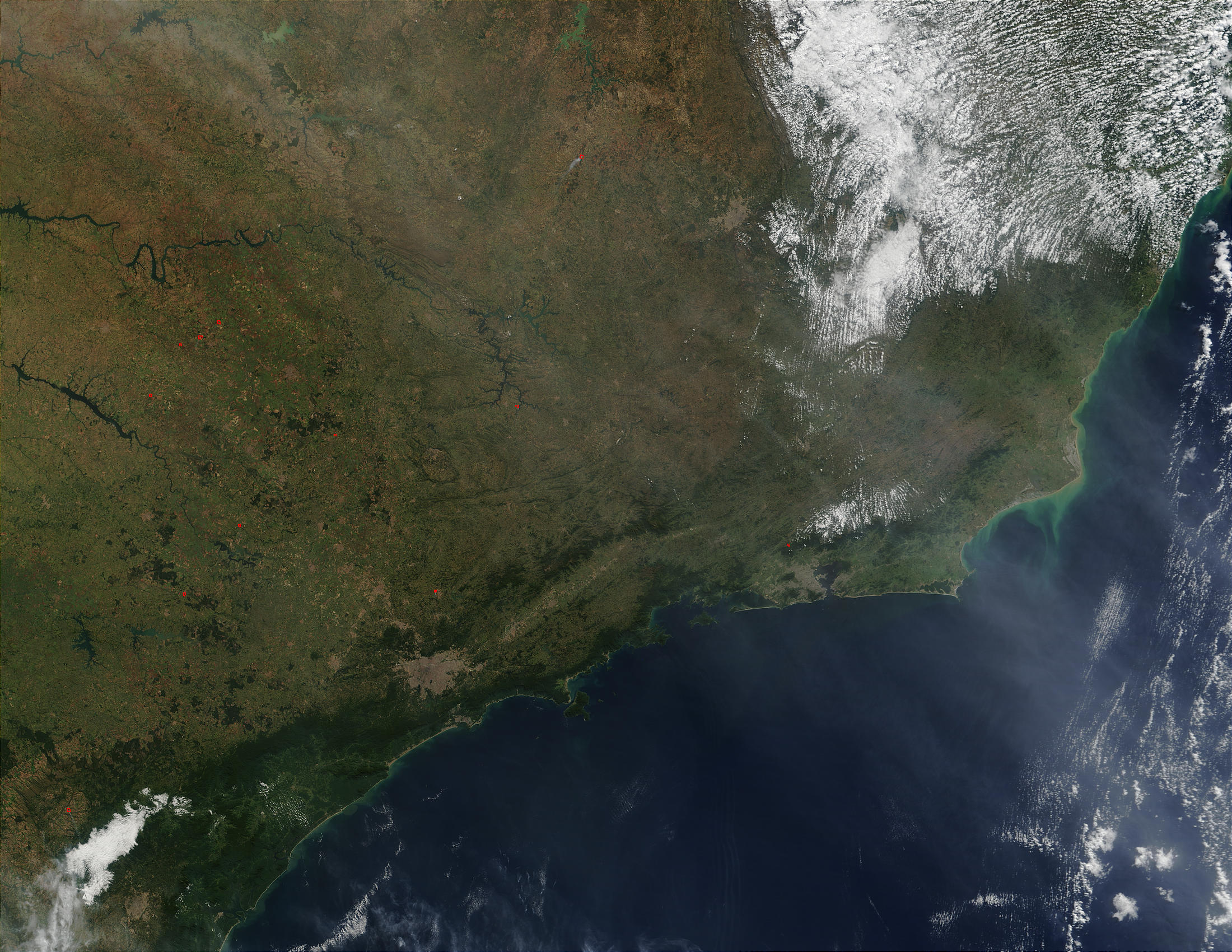 Smoke from Mato Grosso fires off Rio de Janeiro - related image preview