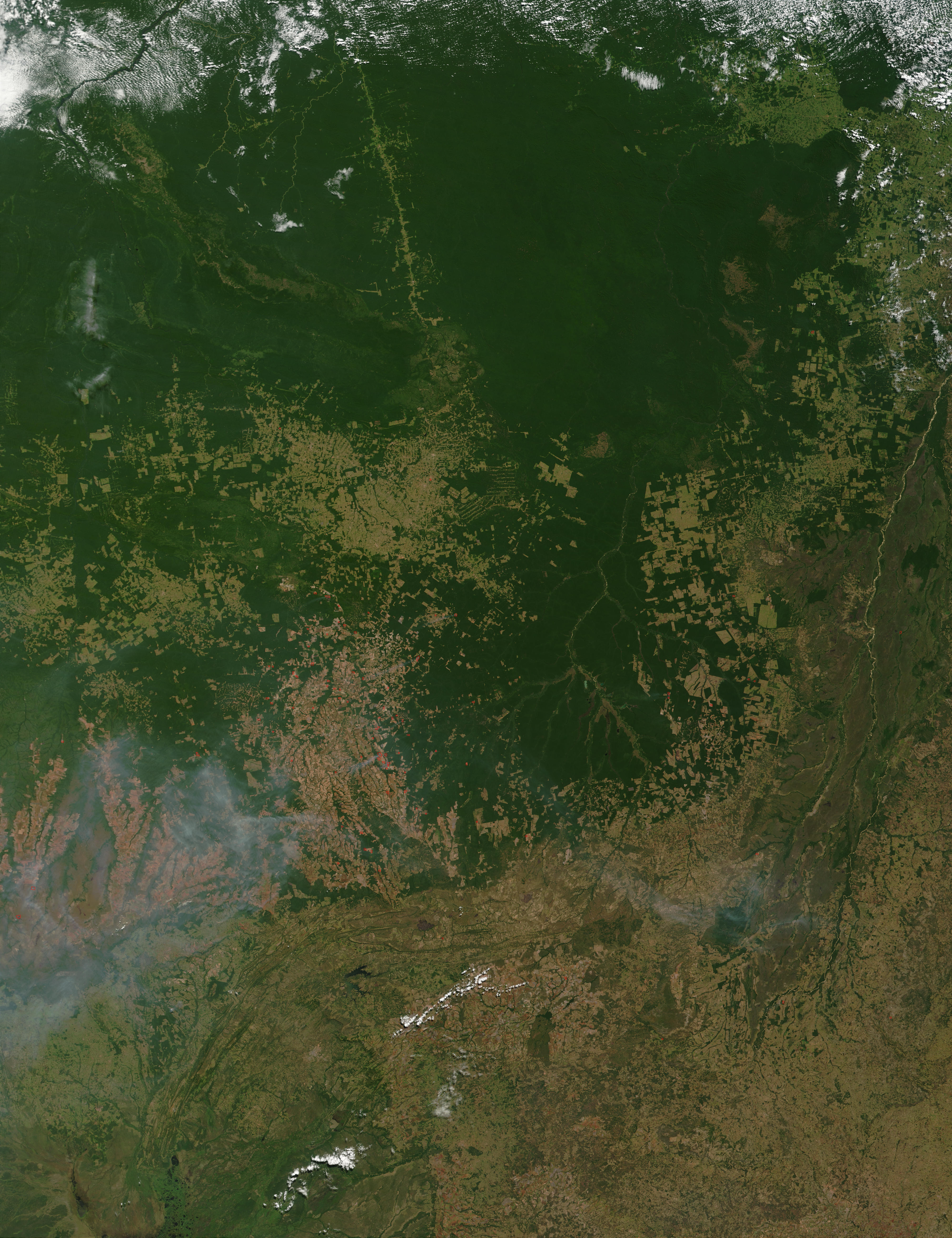 Fires and smoke in Mato Grosso, Brazil - related image preview