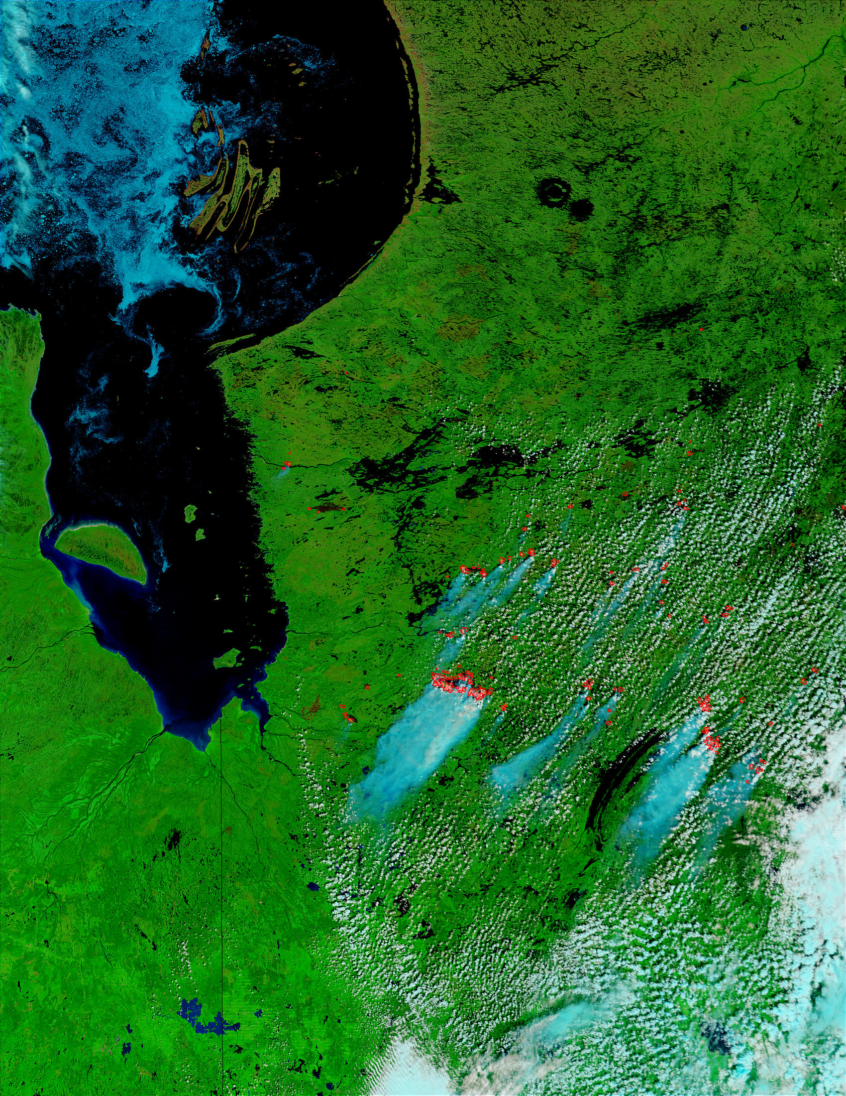 Wildfires and smoke in Quebec, Canada (false color) - related image preview