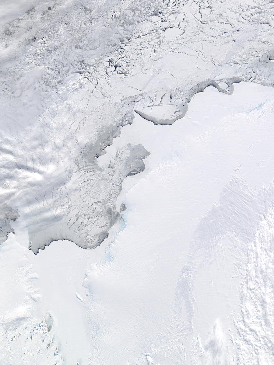 Amery Ice Shelf, Ingrid Christensen Coast, and West Ice Shelf, Antarctica - related image preview